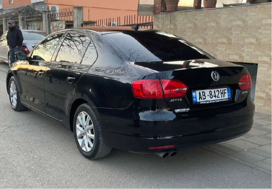 Volkswagen JETTA 2